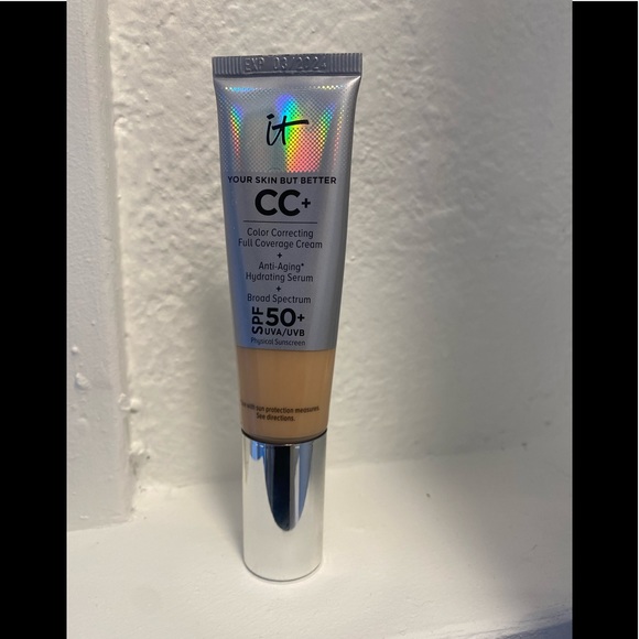 it cosmetics Other - It Cosmetics CC Cream - Full Size